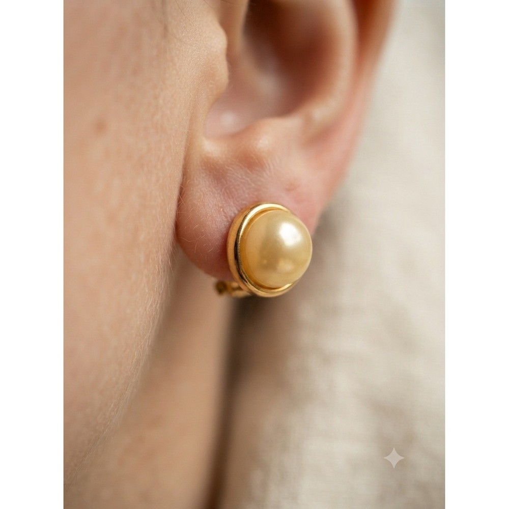 Avon Vintage Gold Tone Faux Pearl Cabochon Stud Button Earrings