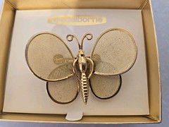 Vintage gold tone metal mesh butterfly brooch Liz Claiborne