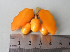 Vintage Natural Baltic Amber AMBER ACORNS & LEAVES Brooch USSR
