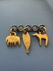 VTG 2” PEWTER AND GOLD PLATED PRIMITIVE STYLE PIN – COSTUME JEWELRY