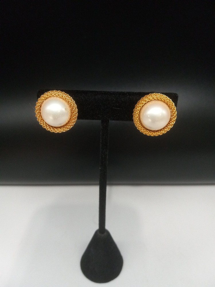 1980s Gold Tone Mesh Frame Faux Mabe Pearl Button Clip-on Earrings