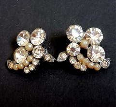 VINTAGE PAIR RHINESTONE PEARL PINS