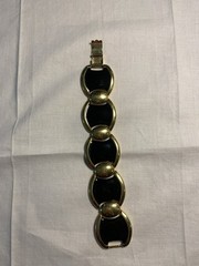 Vintage Signed Napier Black Enamel & Gold Tone Chunky Link Vintage Bracelet 8″