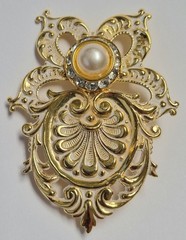 Vintage Angel Brooch Signed Jane Davis 1999 Angels of Love Gold Tone Art Nouveau