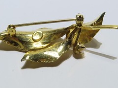 Vintage Signed BB Binders Brothers 12K Gold Filled Pearl Accent Leaf Brooch