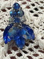 HUGE Vtg Unsigned Juliana D&E Sapphire Blue Rhinestone Brooch Earrings Set 2.3″