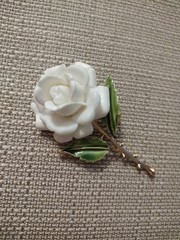 Vntg Gorgeous Crown Trifari White Rose Green Enamel Brooch Thorn Stem