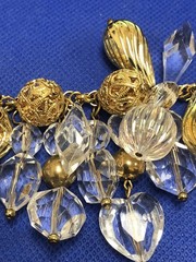 STUNNING VTG ROXSANN CLEAR LUCITE, AB & GOLD TONE TEXTURED BEADS 7.25″ BRACELET