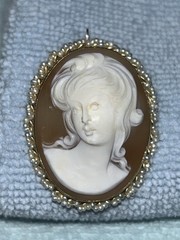 14K Gold Cameo Brooch Pendant 10 Grams 14K Gold Cameo Brooch Pendant Vintage