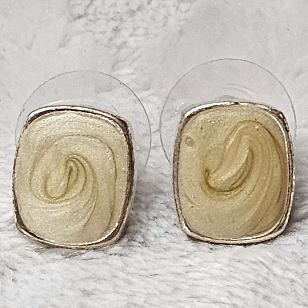 Vintage Kenneth Cole KC Cream Enamel Swirl Squircle Stud Earrings Silver Tone