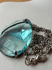 VINTAGE JAPAN MOUNT FUJI AQUAMARINE COLOR ETCHED CRYSTAL GLASS STERLING NECKLACE