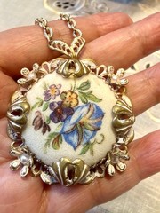 Vintage W Germany Floral Porcelain Filigree Pendant Necklace Gold Tone Enamel