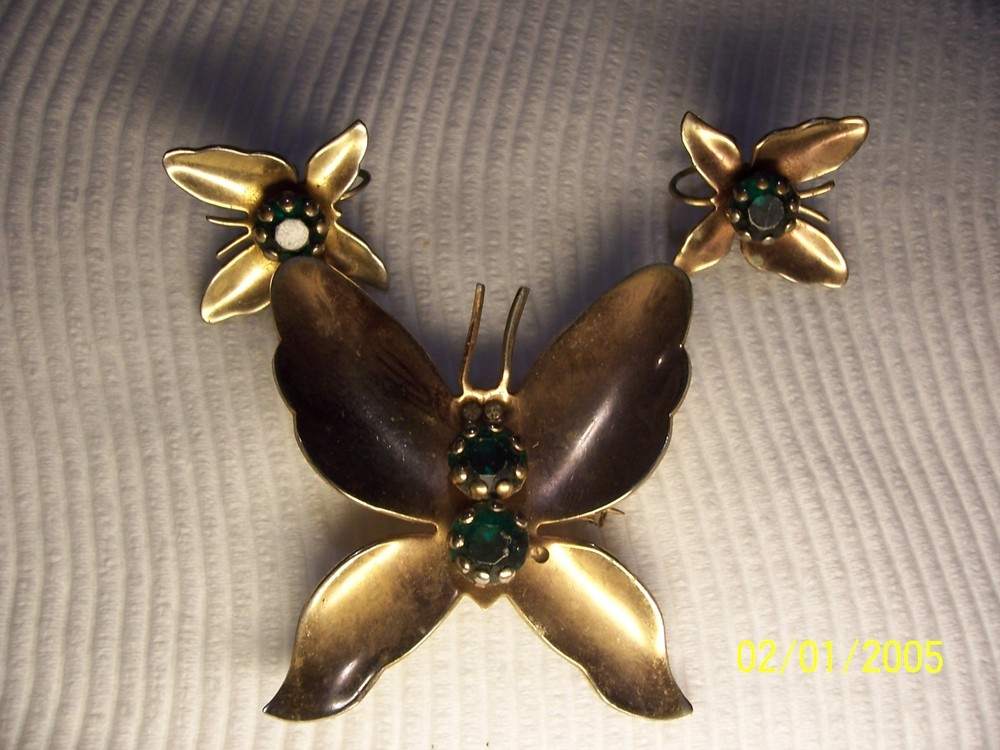 Vintage Goldtone Butterfly Pin And Screwback Earrings With Green Stones