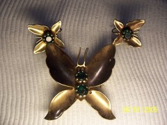 Vintage Goldtone Butterfly Pin And Screwback Earrings With Green Stones