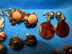 Vintage Costume Jewelry Lot EARRINGS 14 pairs + 3 unmatched