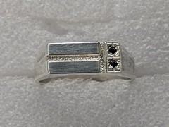 Vintage men’s Signet ring sterling silver 925 Size 11 Weight 4.89 g Black gems.