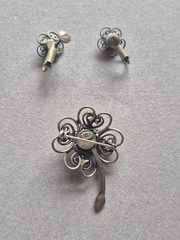 Vintage Hobe faux pearl turquoise cabochon flower brooch and earrings set