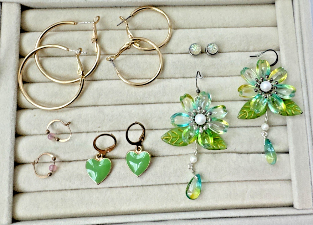 6 Pairs Gold Tone Green VTG Pierced Earrings LOT Enamel 1980s 1990s modern y2k