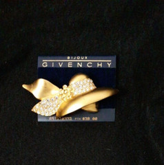 Bijoux Givenchy Vintage Woman’s Pin Brooch Brushed Gold Face Hat Runway Signed