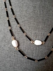 Vintage Black, gold & White lucite/glass Bead Single strand Station necklace 40″