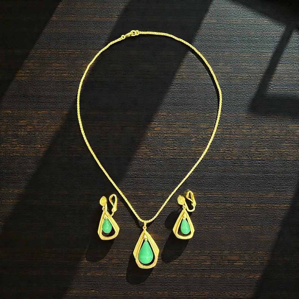 Vintage Gold Tone Faux Jade Dangle Tear Drop Necklace and Clip-On Earring Set