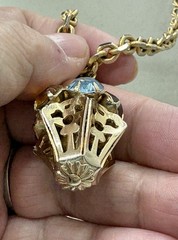 Gold Tone VTG Rhinestone 3D Flower Basket Pendant Necklace LOOK