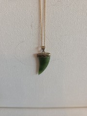 Vintage Green Jade Pendant Necklace 1950s 1960s Mid Century Nephrite Gold…