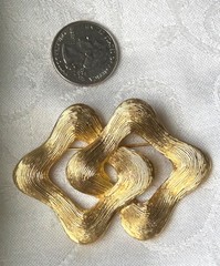 Vintage Les Bernard Vo Textured Gold Tone Statement Brooch