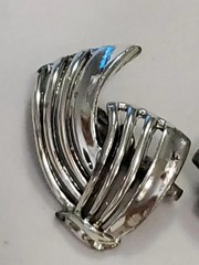 Signed Coro Vintage Silver Tone Climber Clip On Earrings Modernist E25