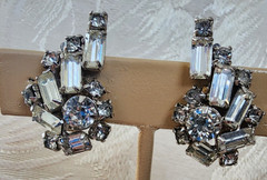Vintage Earrings Art Deco Rhinestone Spray Clip On Prong-set Baguette and Round