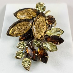 Vintage Yellow Brown Earth Tone Color Glass Rhinestones Gold Tone Brooch