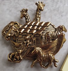Lot Of 2 Noah’s Ark Brooch Beautiful Goldtone Animals Charms Pin