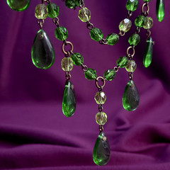 Green Glass Necklace 18″ Vintage Czech Beads Women’s Jewelry Art Deco Style