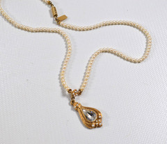 Vtg Signed 1928 Gold Tone Faux Pearl Necklace Drop Teardrop Pendant Rhinestone