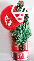 TAYLOR SWIFT ADORABLE XMAS TREE FARM T-SHIRT + CHRISTMAS TREE PIN x KC CHIEFS