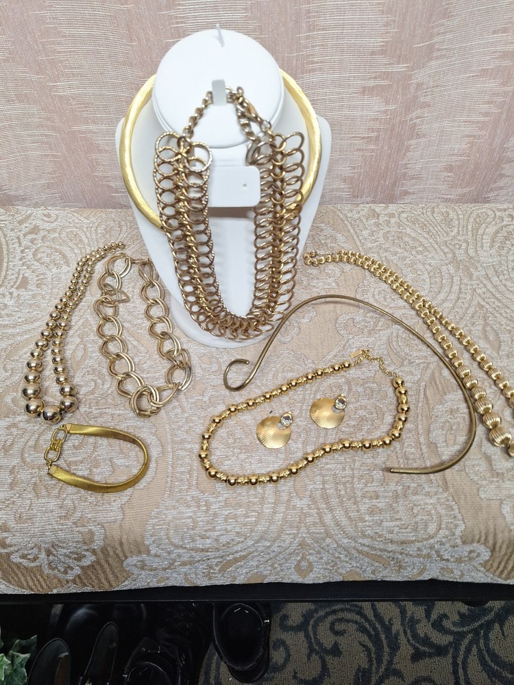 1.25 Lbs Wearable Gold-Tone Jewelry Lot. Maybe Vintage To Modern. #3