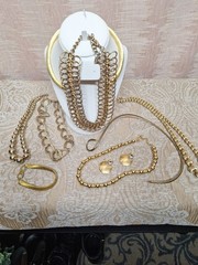 1.25 Lbs Wearable Gold-Tone Jewelry Lot. Maybe Vintage To Modern. #3