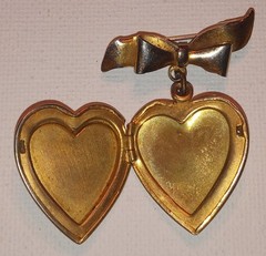 Antique Edwardian Sweetheart C-Clasp Bow Locket & Heart Necklace Lot – As-Is
