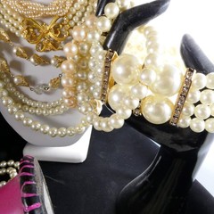 Huge Vintage Faux Pearl Jewelry Lot 4 lbs 30 Necklaces Bracelets 40 Piece Lot
