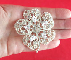 2.5″ VTG REFRACTIVE CLEAR GLASS RHINESTONE & SILVER TONE DAISY FLOWER BROOCH PIN