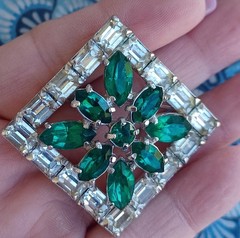 Vtg Juliana Style Green and Clear Crystal Rhodium Plated Brooch