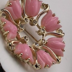 VTG Kramer Signed Brooch Pink Thermoset Tulip Wreath Clear Rhinestones 2.25in