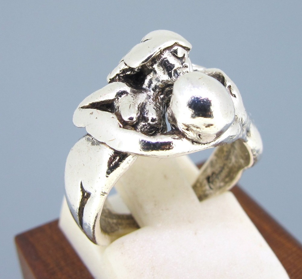 Vintage Hand Crafted Kissing Couple Abstract Design Ring In Sterling Silver 3.5