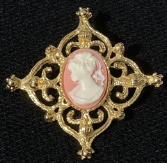 Vintage AAI Marked Gold Cameo Brooch Pin Classic Beauty Rare Left Facing