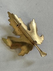 Vintage Gold Tone Concave Maple Leaf Brooch A1
