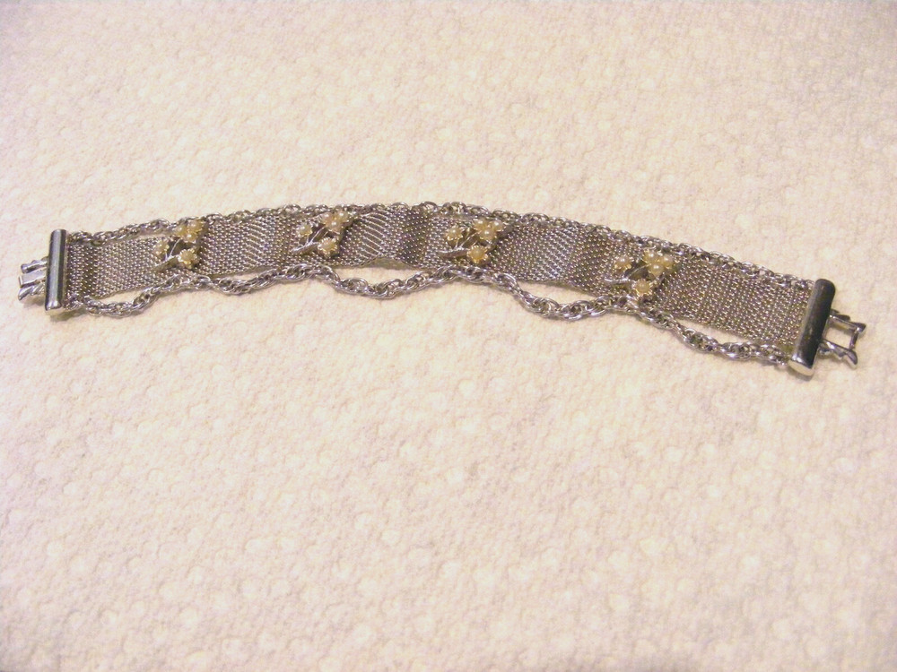 Vintage LISA JEWELS Mesh 7” Bracelet With Seed Pearl Flowers elegant 1970’s