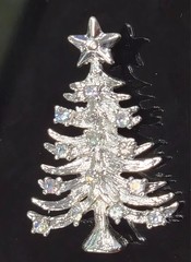 Vintage 90’s Silver Tone Aurora Borealis Rhinestone Christmas Tree Pin / Brooch