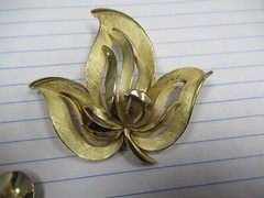 2 Vintage Signed Crown Trifari Gold Brush Brooch Pins Excellent!