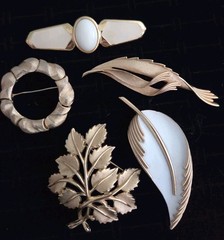 Vintage Silver & Gold Tone Brooch Lot Of 5 All Signed CROWN TRIFARI Leaves Swag
