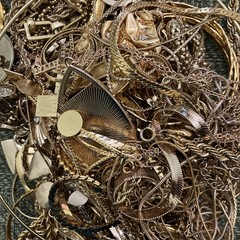 ⚜️ 2 LB Tangled Jewelry Treasure Lot ⚜️ Gold Tone Chains | Unsearched